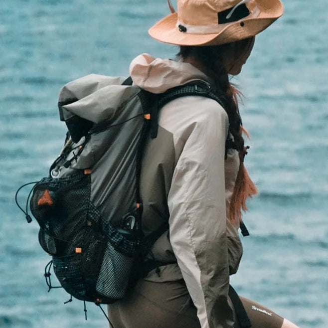 01-Zaino 35L Trekking Ultraleggero Antistrappo Nylon 40D Uomo Donna