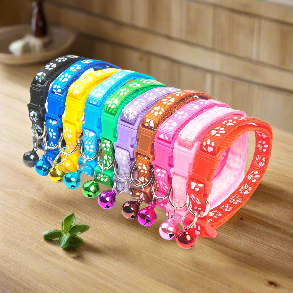 05-Collar with bell for cats and dogs.