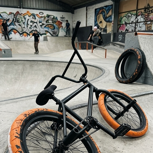 00-aPneumatici BMX Freestyle 20x2.5 – Grip Estremo e Colori Glitch