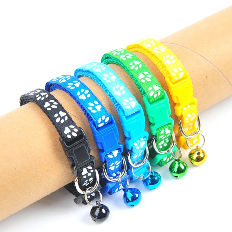 05-Collar with bell for cats and dogs.