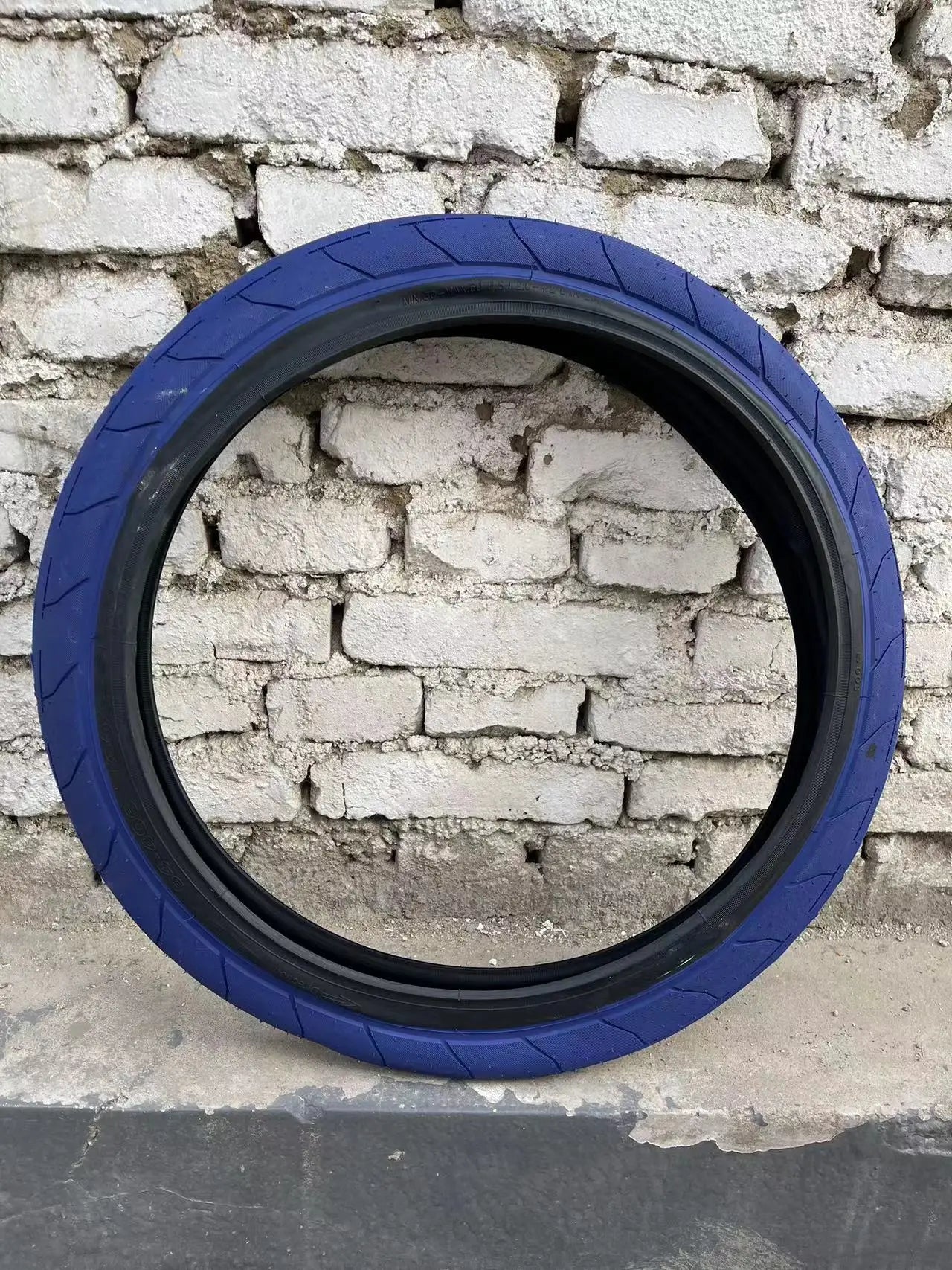 00-aPneumatici BMX Freestyle 20x2.5 – Grip Estremo e Colori Glitch