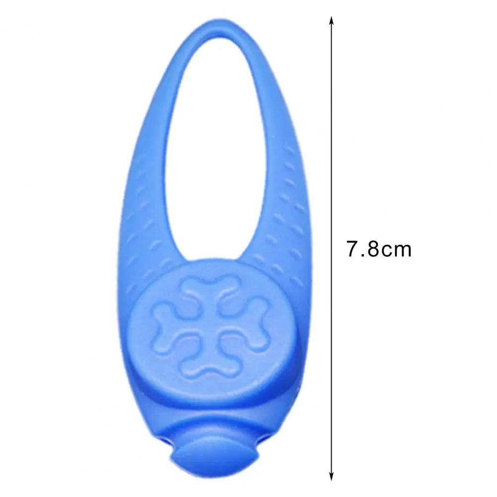 05-LED safety pendant with 3 lighting modes for dog visibility at night.