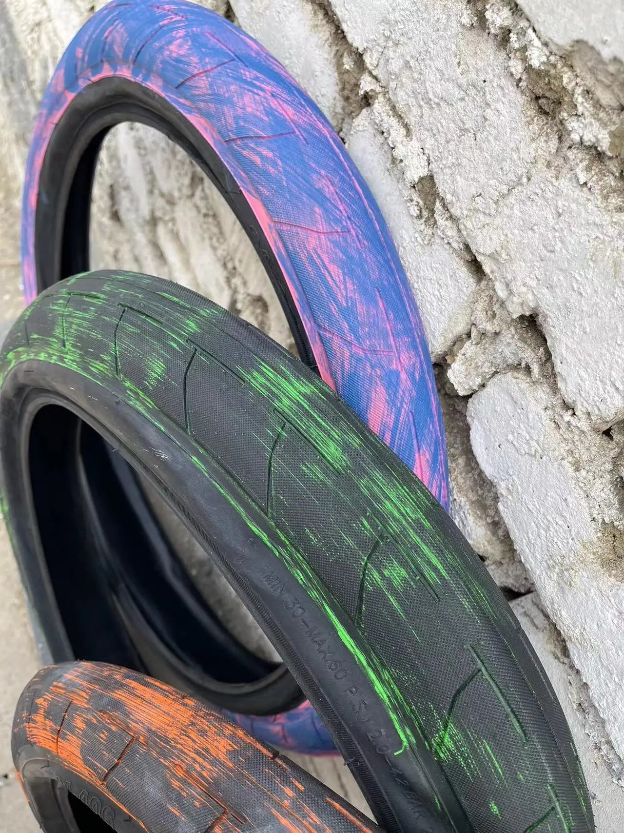 00-aPneumatici BMX Freestyle 20x2.5 – Grip Estremo e Colori Glitch