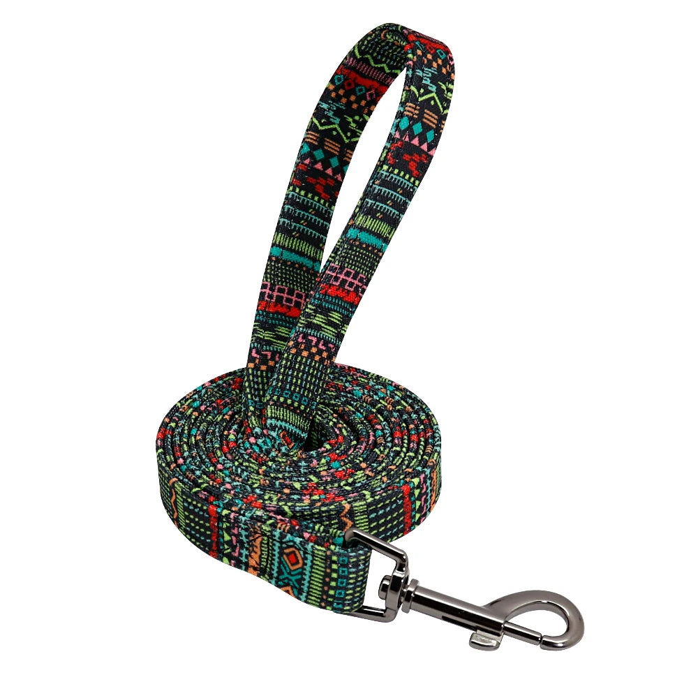 06-Leash suitable for dogs of all sizes.