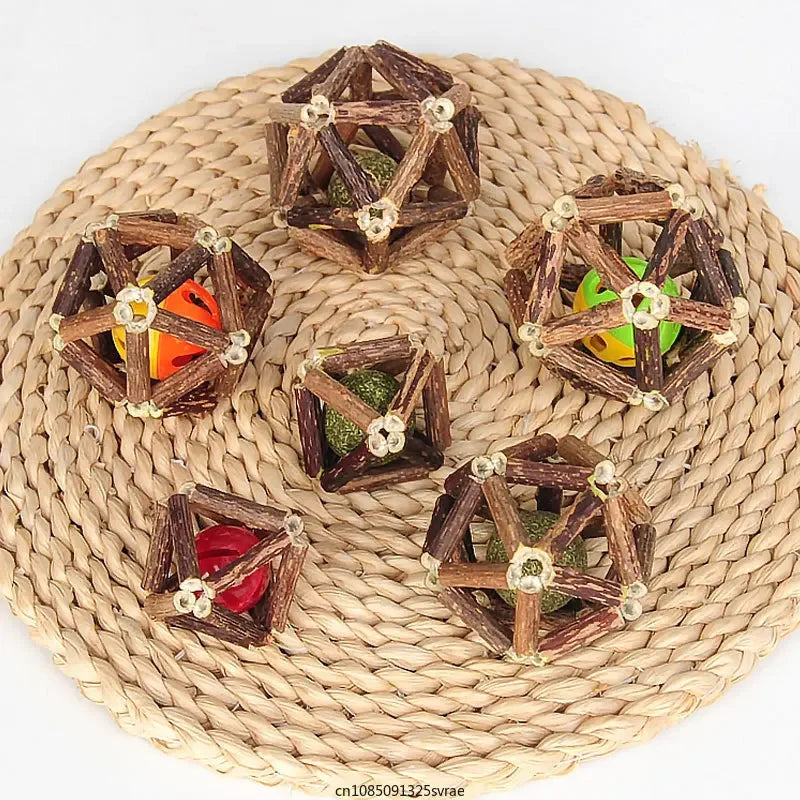 04-Interactive Catnip Ball – Stimulating Toy for Cats